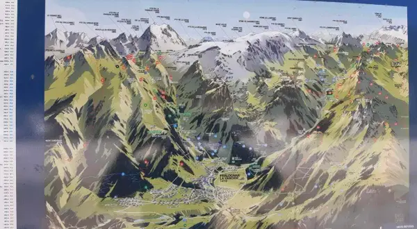 Carte des sentiers de randonnée du col de la Vanoise, montrant des sommets, des vallées et des villages.